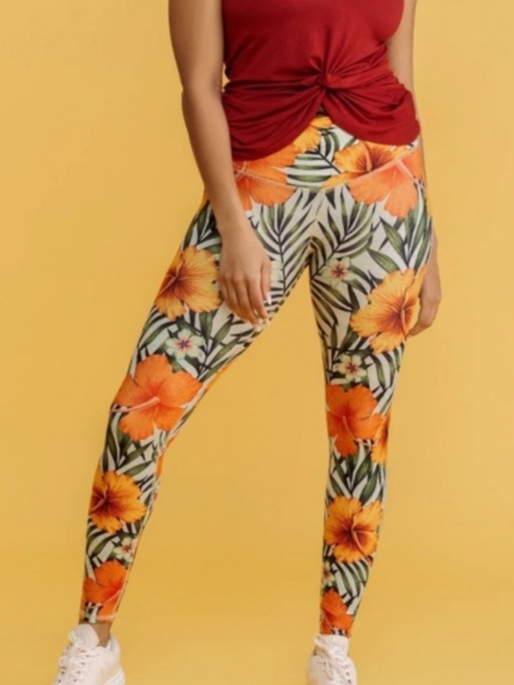 Niyama Sol Beachcomber Hibiscus Capri Leggings Women’s Size Medium EUC